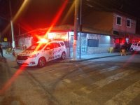 homem-e-assassinado-com-mais-de-10-tiros-em-bar-em-pindamonhangaba,-sp