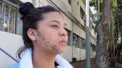 ‘as-pessoas-me-culpavam’,-diz-jovem-tatuada-no-rosto-a-forca-pelo-ex