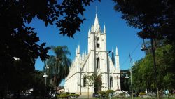 santuario-em-homenagem-a-santa-terezinha-completa-100-anos-em-taubate,-sp