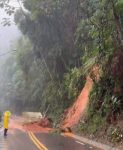 terreno-onde-estao-sendo-construidas-casas-para-desabrigados-alaga-apos-temporal-em-sao-sebastiao,-sp