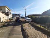 carro-desgovernado-derruba-alambrado-de-escola-em-campos-do-jordao,-sp