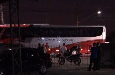 crianca-fica-ferida-em-acidente-entre-moto-e-onibus-em-sao-jose-dos-campos,-sp