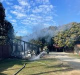 incendio-destroi-deposito-de-bebidas-de-casa-noturna-em-tremembe,-sp