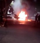 incendio-deixa-carro-destruido-na-avenida-italia,-em-taubate;-video