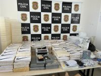 policia-civil-apreende-196-tijolos-de-cocaina-escondidos-em-chacara-em-braganca-paulista,-sp