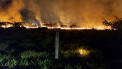 incendio-queima-quase-43-mil-m²-de-vegetacao-em-terreno-na-avenida-dos-bandeirantes-em-taubate,-sp