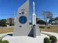 fotos:-memorial-com-prototipo-de-foguete-homenageia-21-mortos-em-explosao-na-base-de-alcantara