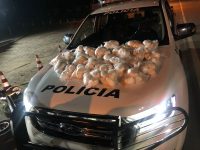 homem-e-preso-com-mais-de-13-kg-de-cocaina-em-porta-malas-de-carro-em-sao-sebastiao,-sp