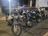 prf-encontra-quatro-motos-furtadas-em-caminhao-na-fernao-dias-em-vargem,-sp