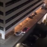 ‘mata-leao’,-troca-de-socos-e-carro-arrastado:-cantor-mc-paiva-se-envolve-em-briga-no-interior-de-sp;-video