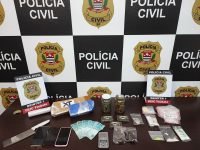 operacao-da-policia-civil-prende-cinco-homens-e-apreende-4,5-kg-de-drogas-em-taubate,-sp