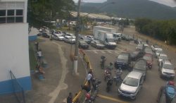 motoristas-enfrentam-mais-de-3h-de-espera-na-travessia-de-balsa-entre-sao-sebastiao-e-ilhabela