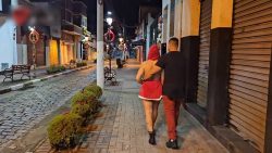 policia-civil-investiga-gravacao-de-video-porno-em-decoracao-de-natal-de-atibaia,-sp