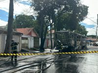 em-menos-de-24h,-segundo-onibus-e-incendiado-na-zona-leste-de-sao-jose-dos-campos,-sp