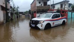 chuva-alaga-ruas-e-deixa-familias-desabrigadas-no-litoral-norte-de-sao-paulo