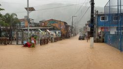 acumulado-de-chuva-mantem-litoral-de-sp-em-alerta-por-riscos-de-deslizamentos-e-alagamentos