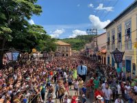 terra-das-marchinhas,-sao-luiz-do-paraitinga-anima-multidao-e-celebra-volta-da-folia-apos-3-anos